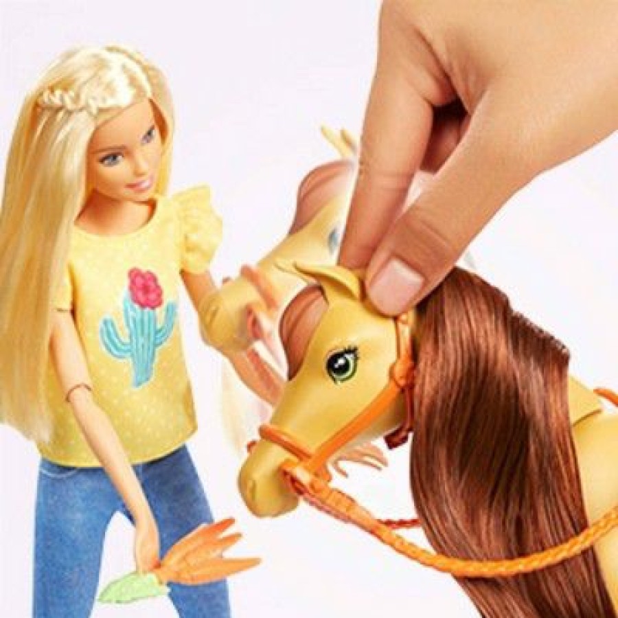 * Barbie Hugs 'N' Horses Playset