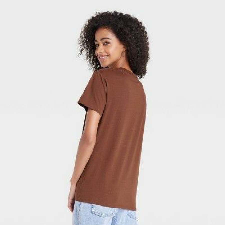 * Women'S Barbie Short Sleeve Graphic T-Shirt Brown